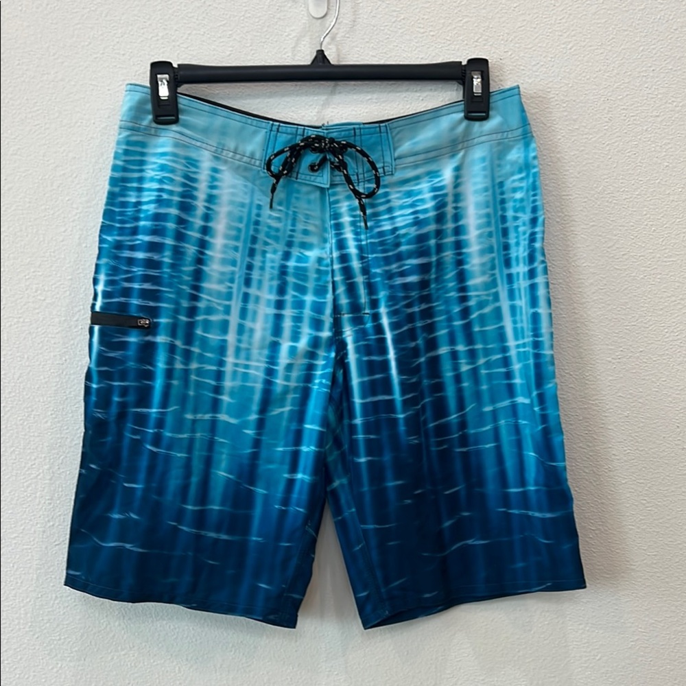 Distortion Dynamic Blue Gradient Swim Board Shorts Men’s L NWOT